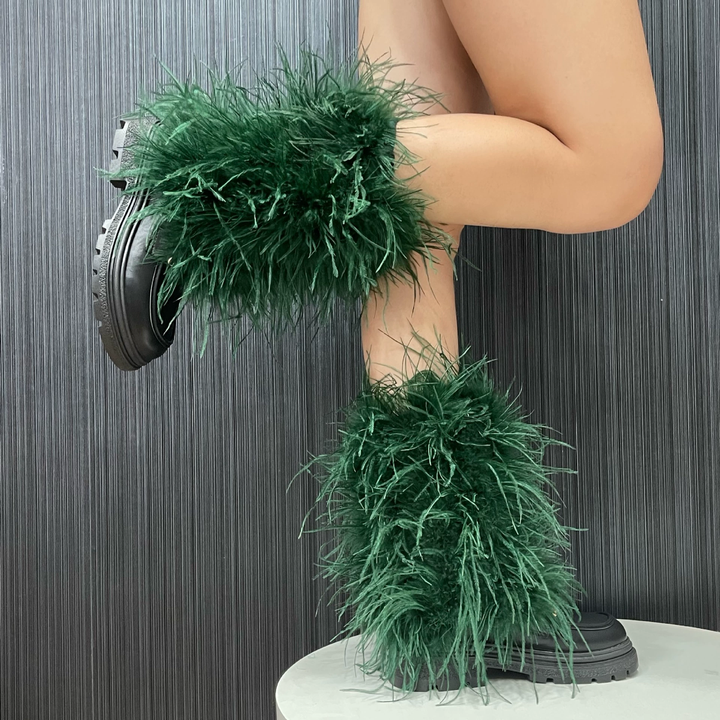 Leg covers, shoe covers, sock covers, made of ostrich feathers, hand-sewn, multiple colors, wholesale clothing factory, custom sizes available