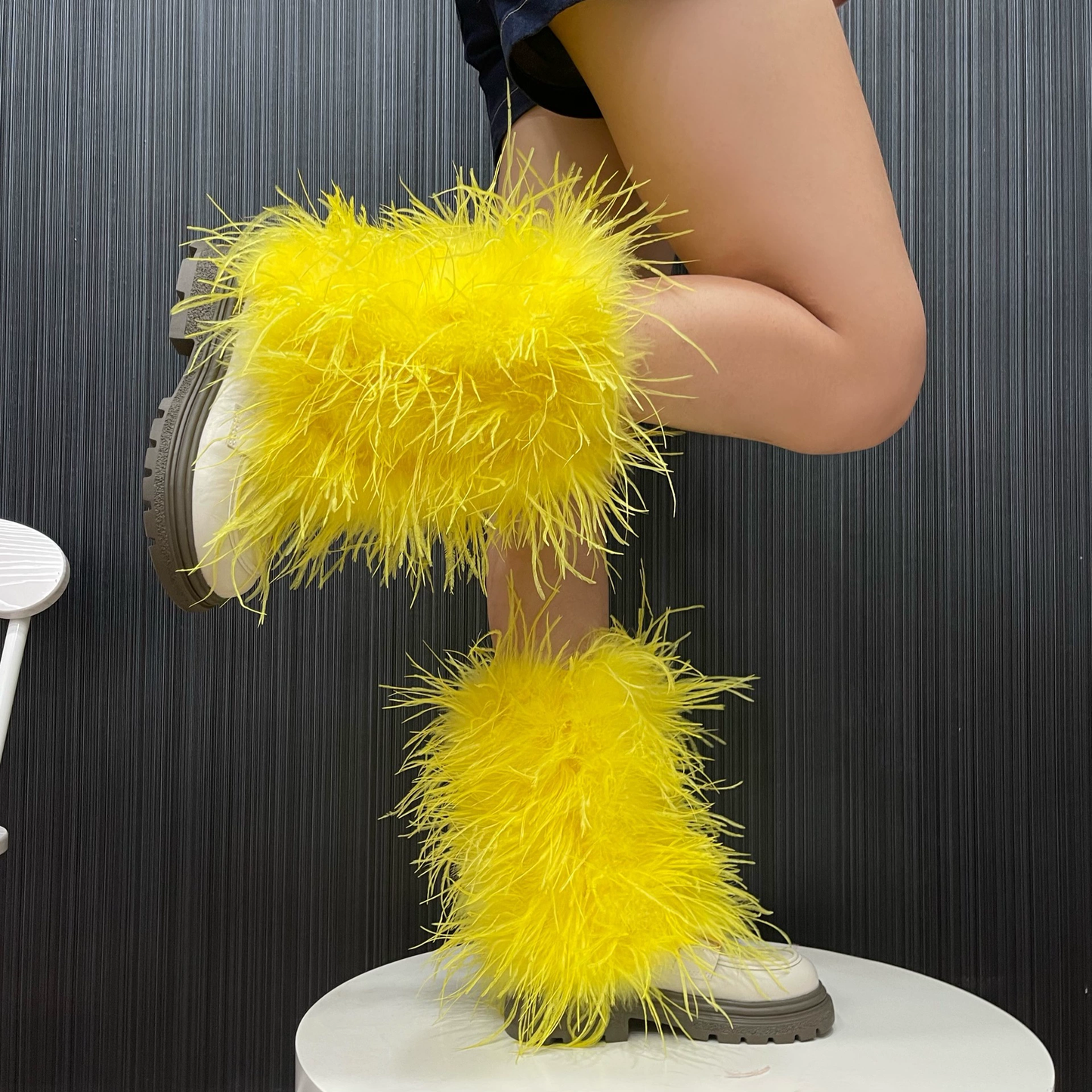 Leg covers, shoe covers, sock covers, made of ostrich feathers, hand-sewn, multiple colors, wholesale clothing factory, custom sizes available