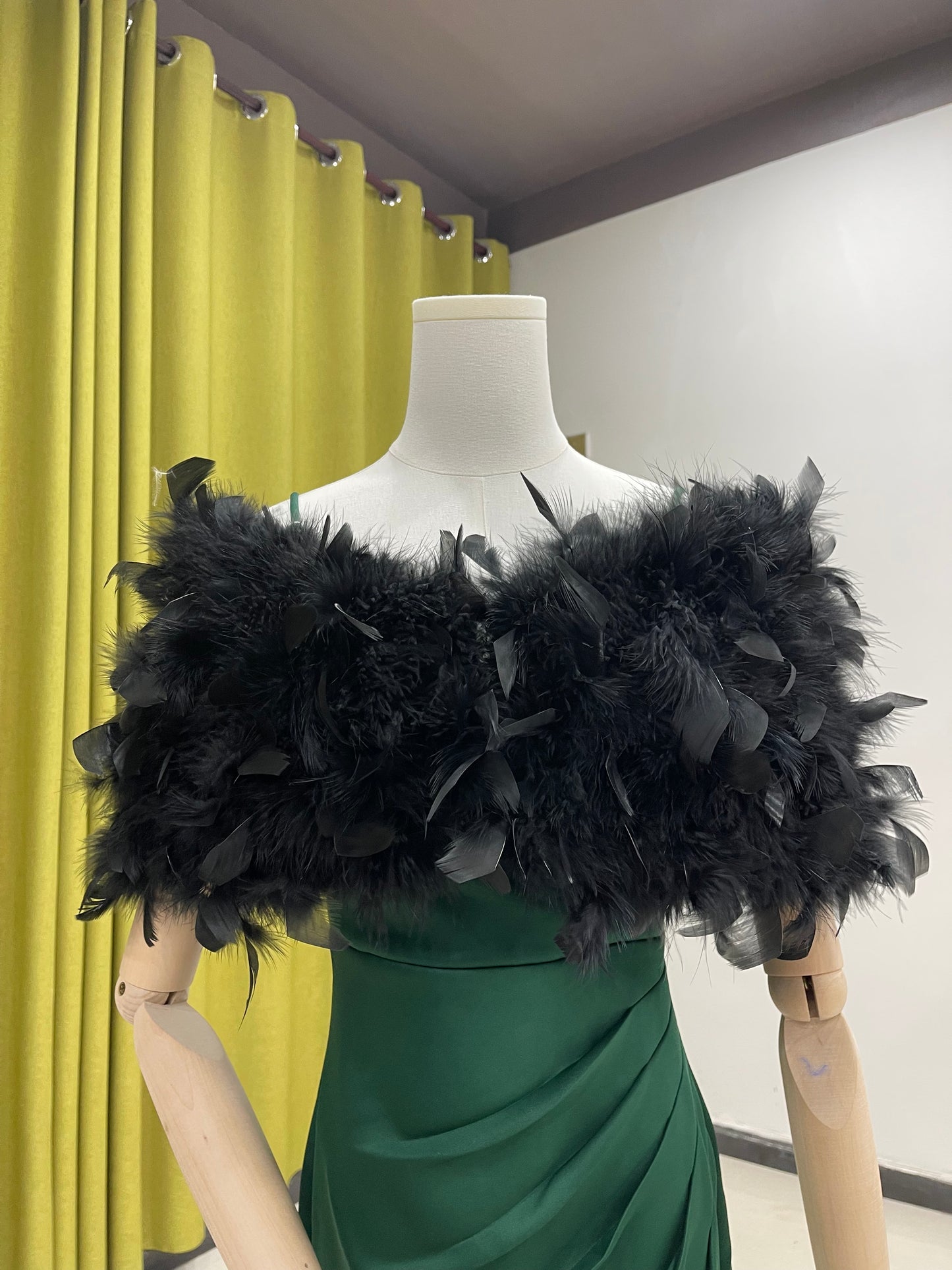 Women's shawl, party outerwear, dress outerwear, warm, turkey feather outerwear, real feathers, handmade, wholesale, clothing factory, customizable, multiple colors