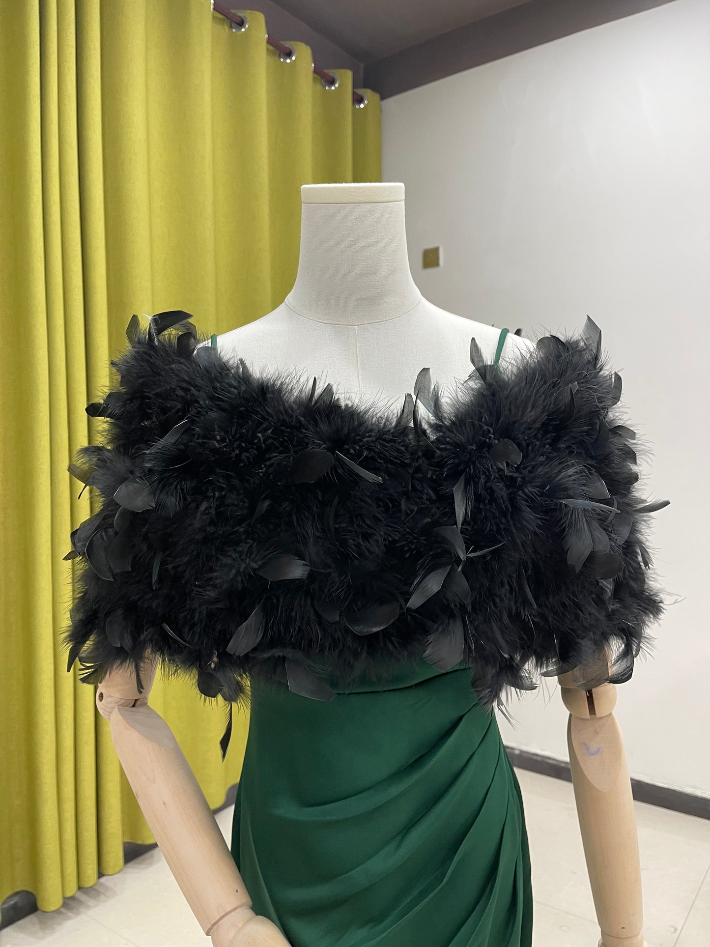 Women's shawl, party outerwear, dress outerwear, warm, turkey feather outerwear, real feathers, handmade, wholesale, clothing factory, customizable, multiple colors