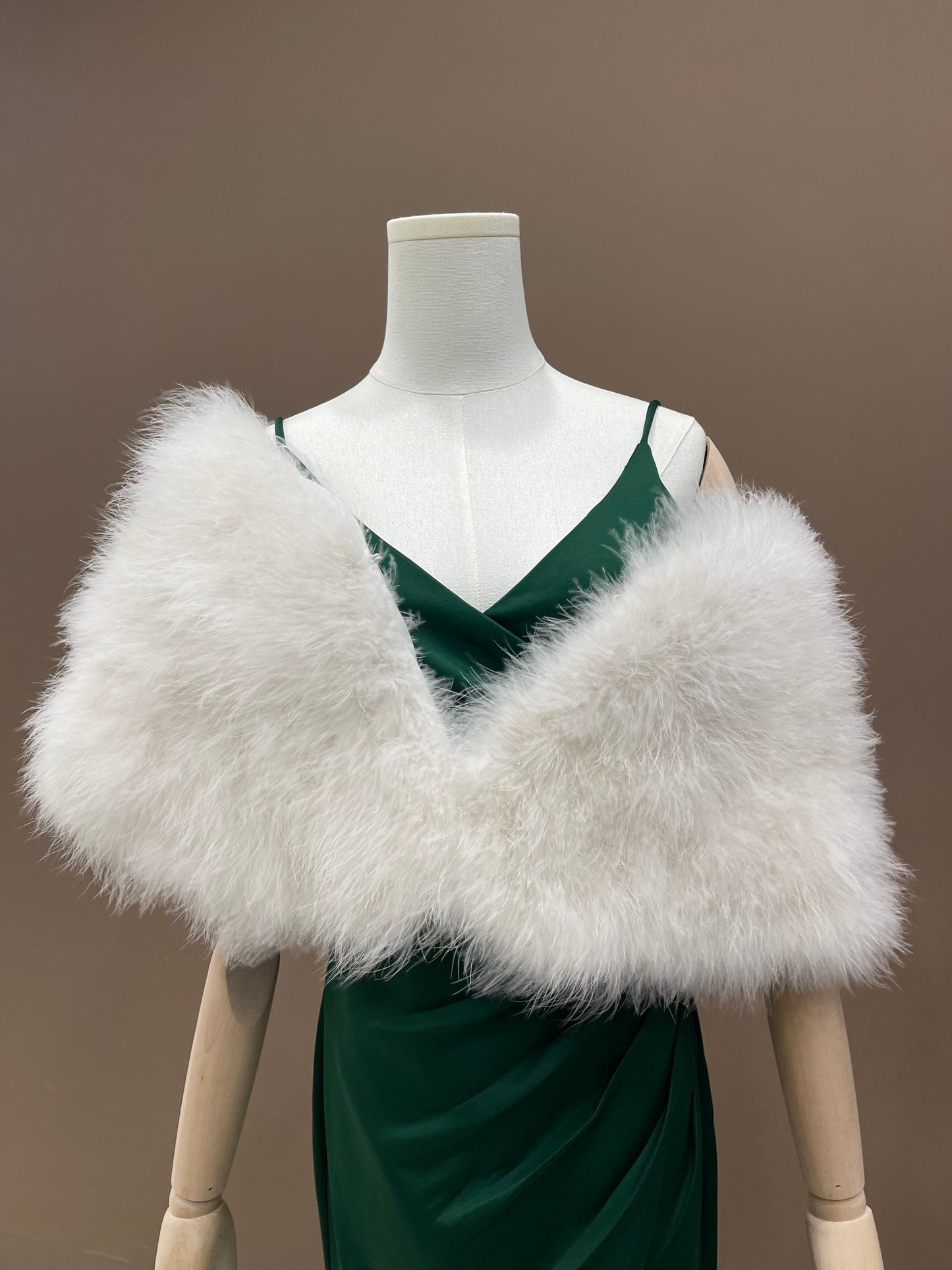 Turkey feather shawl, ladies shawl, thickened shawl, padded shawl, banquet shawl, dress shawl, dress outerwear, real fur shawl, fur shawl, wholesale and customizable handmade feather clothing factory