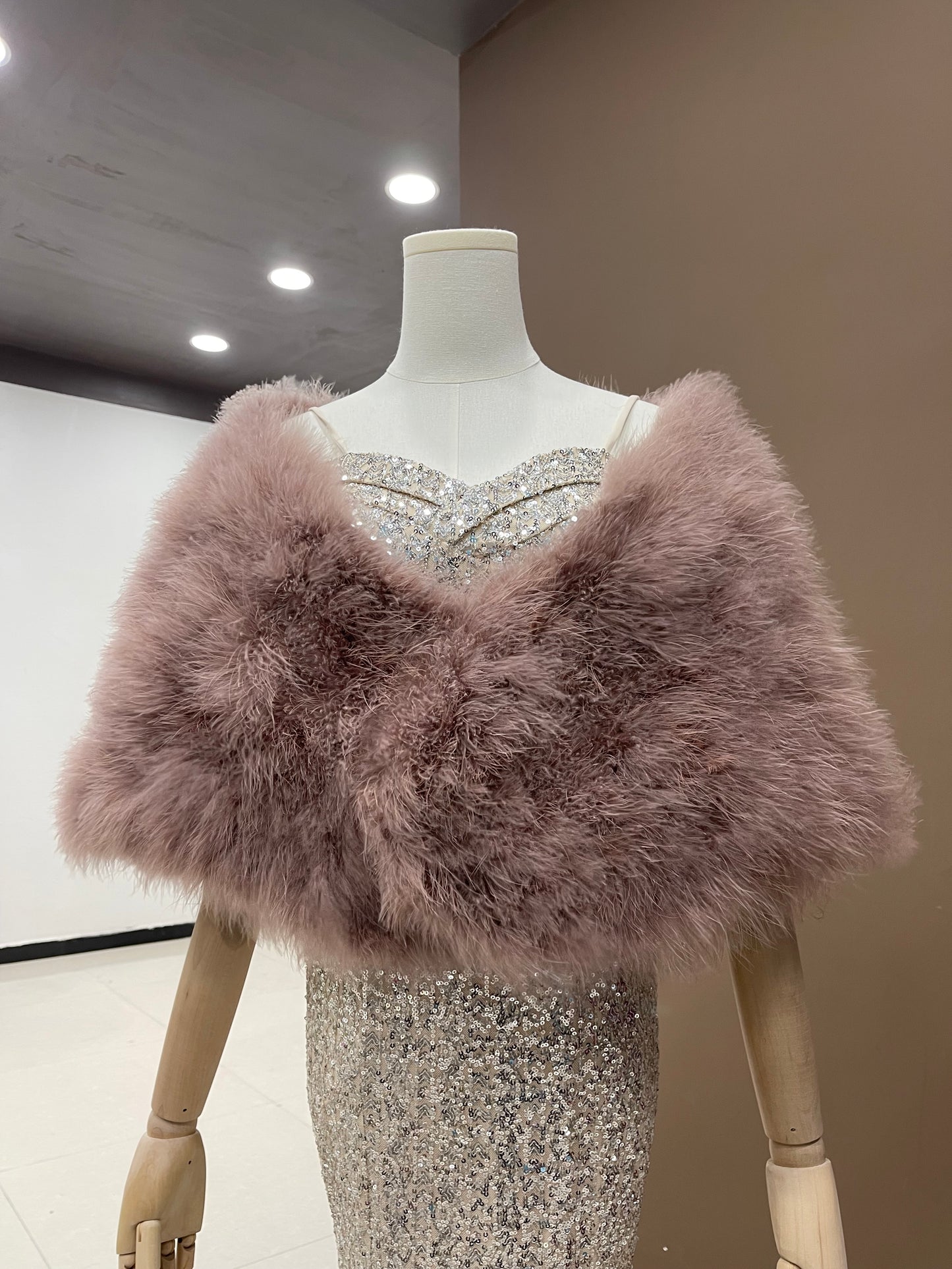 Turkey feather shawls, four seasons, ladies shawls, banquet capes, handmade, real feathers, daily warm outerwear, dress outerwear, wholesale available