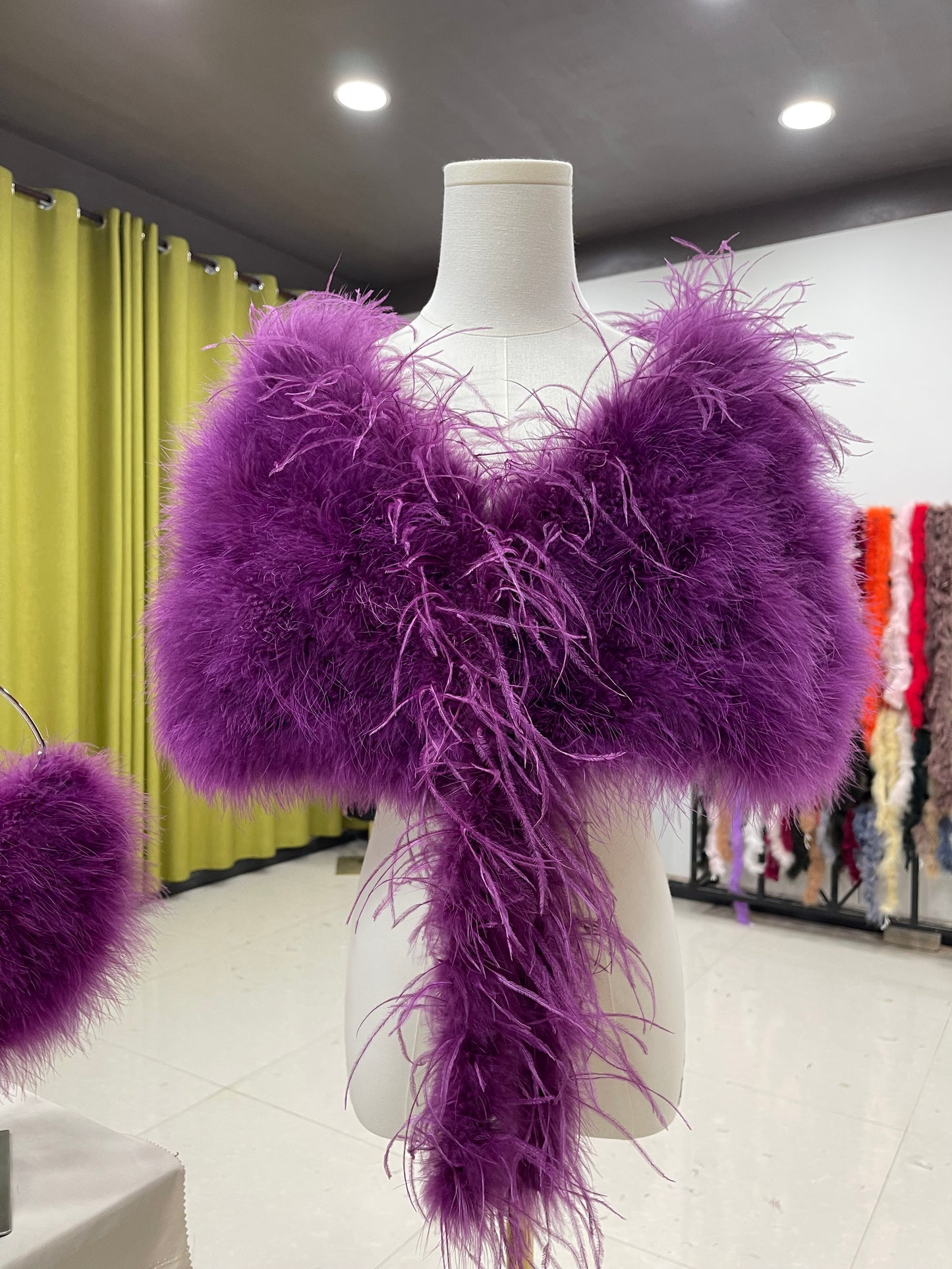 Shawls made of turkey feathers and ostrich feathers. Women's shawls. Party shawls. Dress outerwear. Handmade. Shawls. Wholesale. Customizable. Multiple colors.