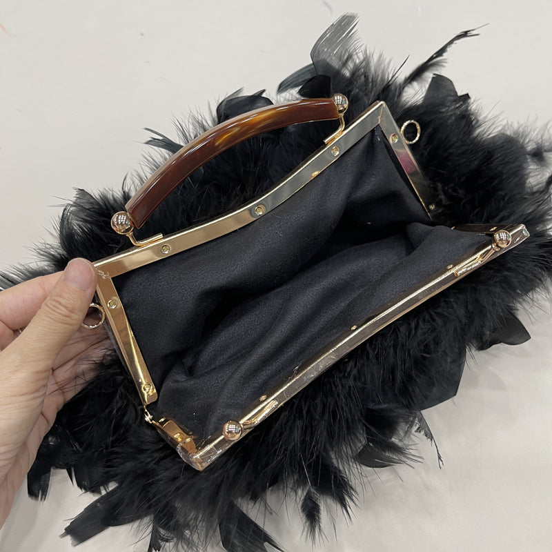 Women's handbags, feather handbags, turkey feather handbags, crossbody handbags, feather bags, handmade bags, real fur bags, handmade fur bags, wholesale and pattern making are available.