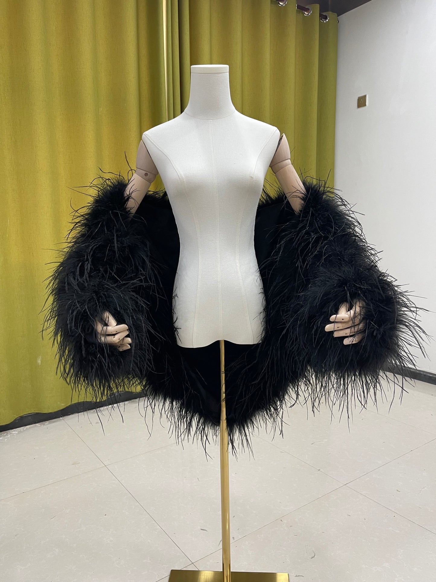 Ostrich feather coat, women's outerwear, fur coat, shawl coat, dress outerwear, wholesale, customizable Feather fur manufacturer