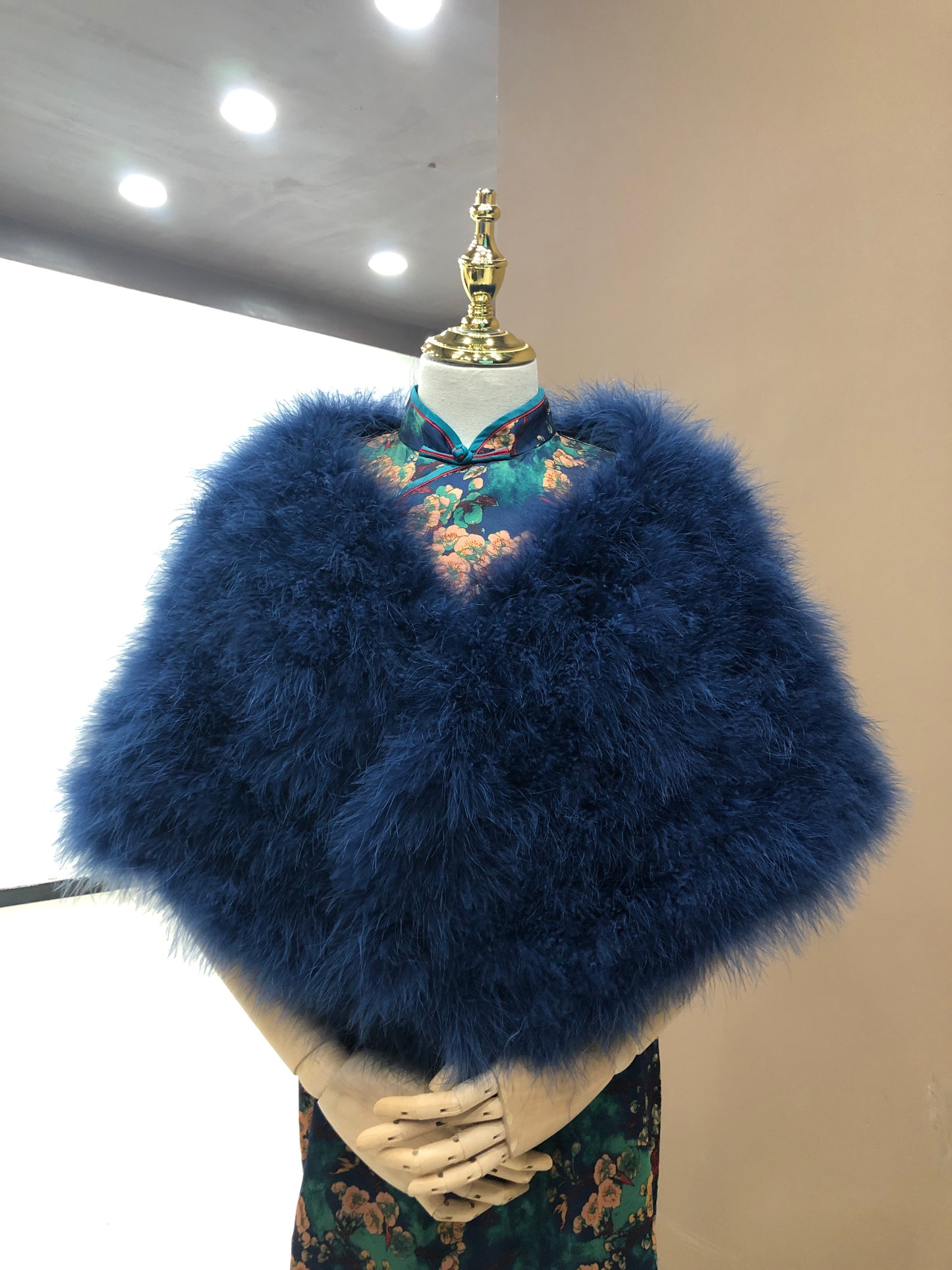 Turkey feather shawls, four seasons, ladies shawls, banquet capes, handmade, real feathers, daily warm outerwear, dress outerwear, wholesale available