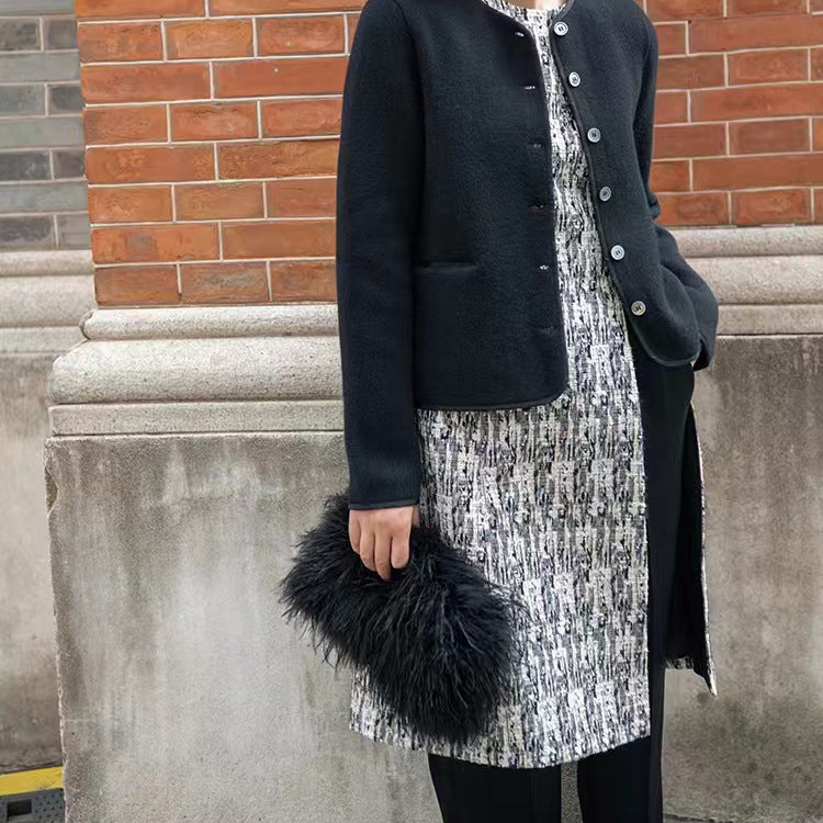 Women's handbags, bags made of ostrich feathers, mobile phone bags, handmade, can be carried by hand or on the shoulder, rhinestone chain, soft bag, banquet bag