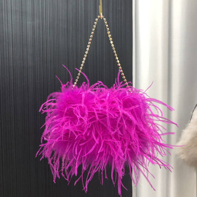 Women's handbags, bags made of ostrich feathers, mobile phone bags, handmade, can be carried by hand or on the shoulder, rhinestone chain, soft bag, banquet bag