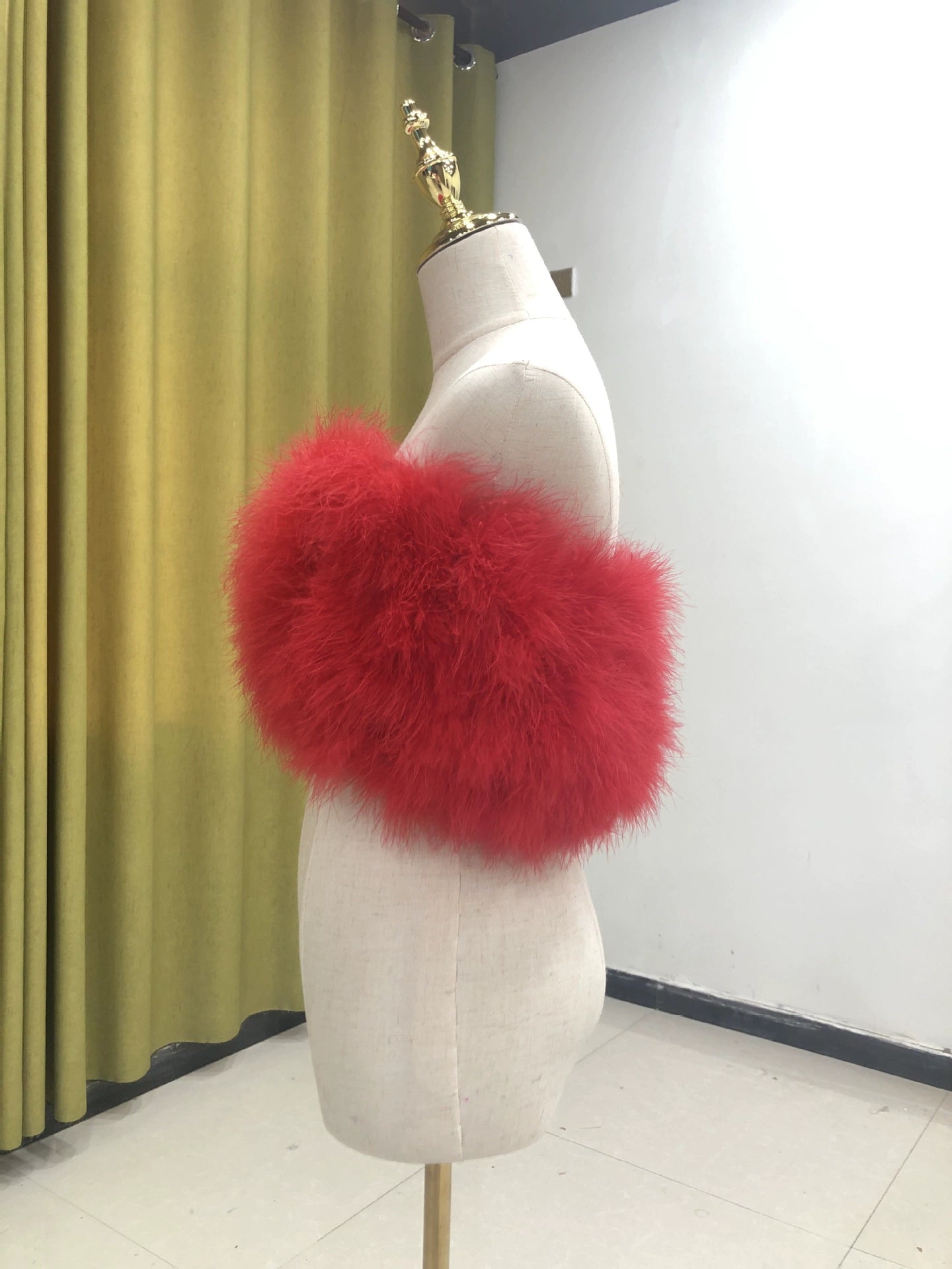 Women's vest, feather wrap top, one-shoulder crop top, tube top, turkey feathers, summer, hand-woven and sewn, wholesale clothing factory, sleeveless, sexy, nightclub