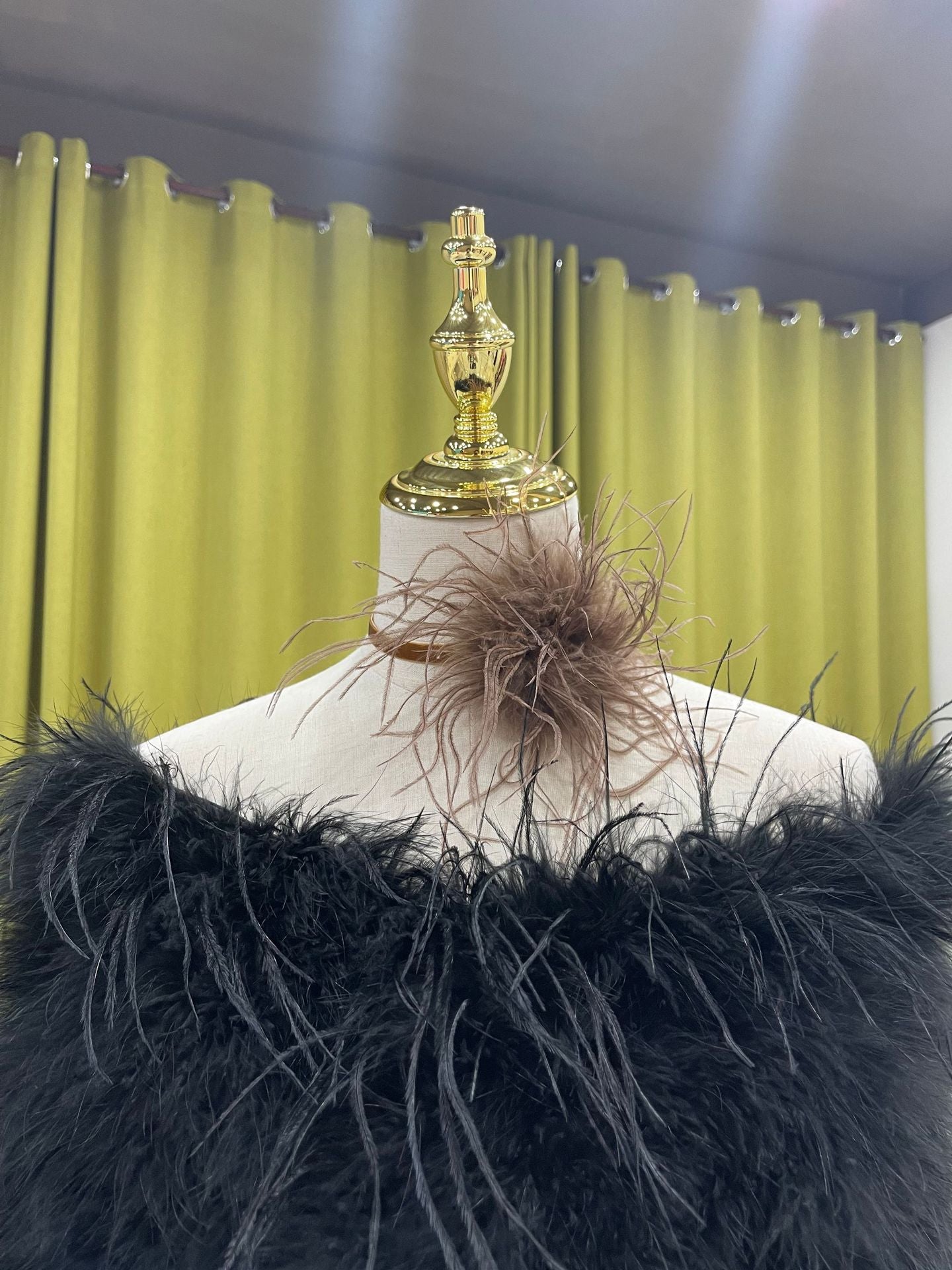 Handmade clavicle necklace ostrich feather decoration fashionable and versatile homemade original design can be wholesale