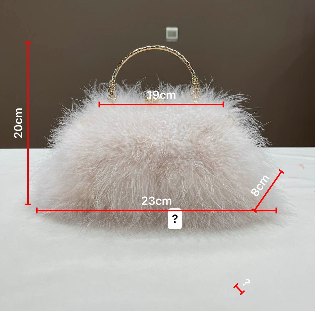 Women's handbags, feather handbags, turkey feather handbags, crossbody handbags, feather bags, handmade bags, real fur bags, handmade fur bags, wholesale and pattern making are available.