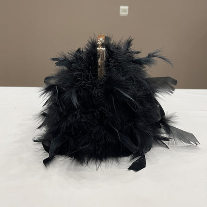 Women's handbags, feather handbags, turkey feather handbags, crossbody handbags, feather bags, handmade bags, real fur bags, handmade fur bags, wholesale and pattern making are available.