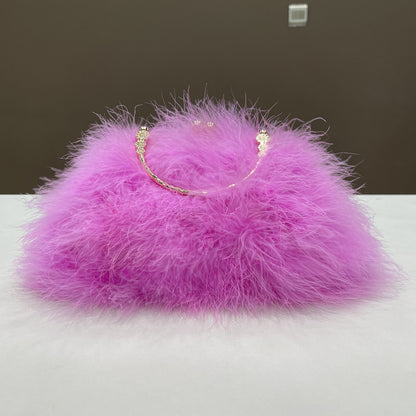 Women's handbags, feather handbags, turkey feather handbags, crossbody handbags, feather bags, handmade bags, real fur bags, handmade fur bags, wholesale and pattern making are available.